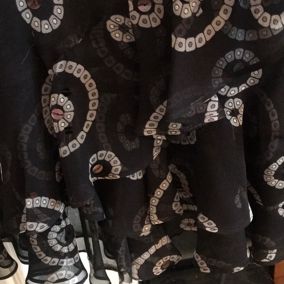 Skirt with a flare. Worn a couple times - Picture 3 of 4